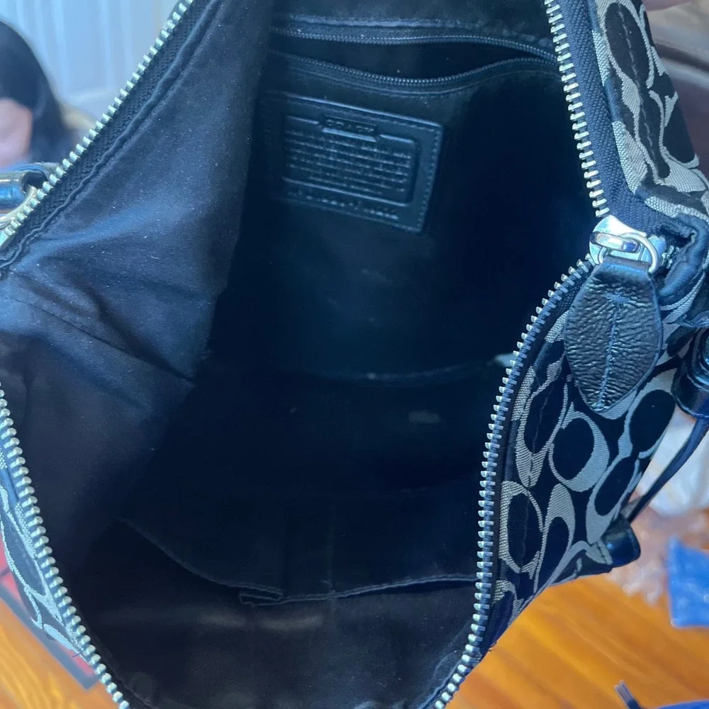Coach Signature Canvas Hobo Bag Black Grey Turnlock Shoulder Bag F19232